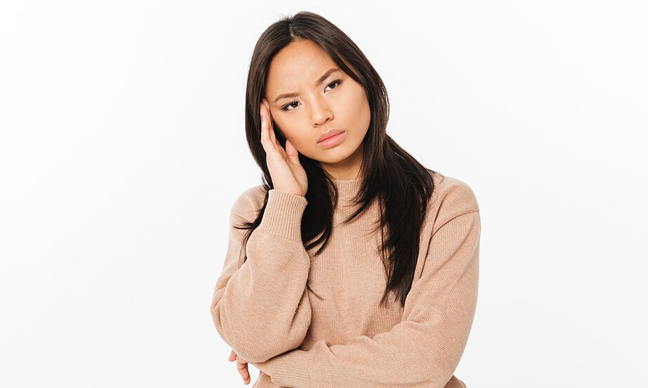 Nghi ngờ về giới tính chồng vì những hình ảnh gợi cảm của nam giới trong điện thoại